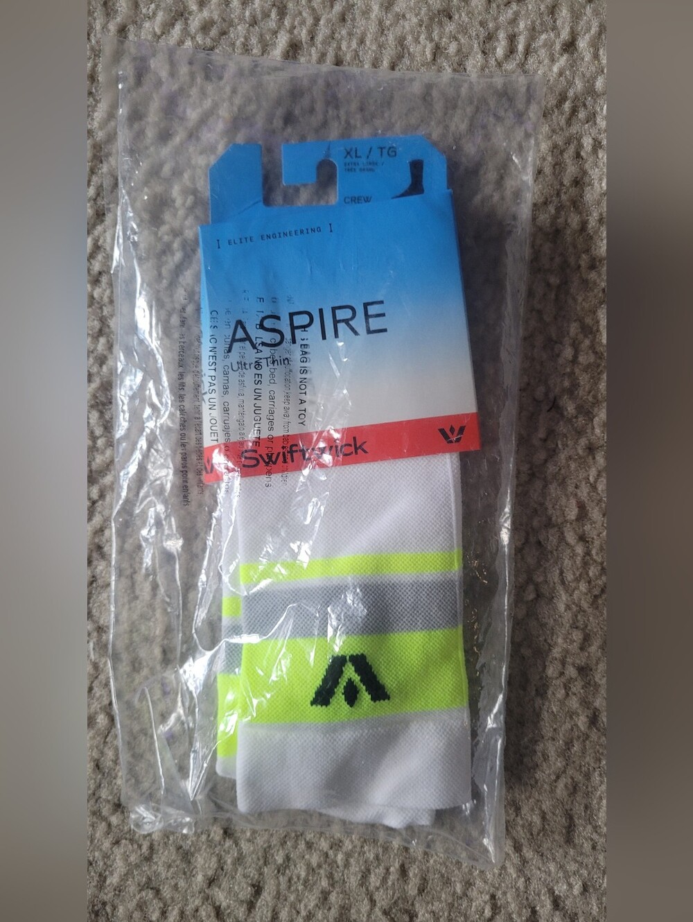 Swiftwick Adult XL Yellow White Aspire Ultra Thin Performance Crew Socks